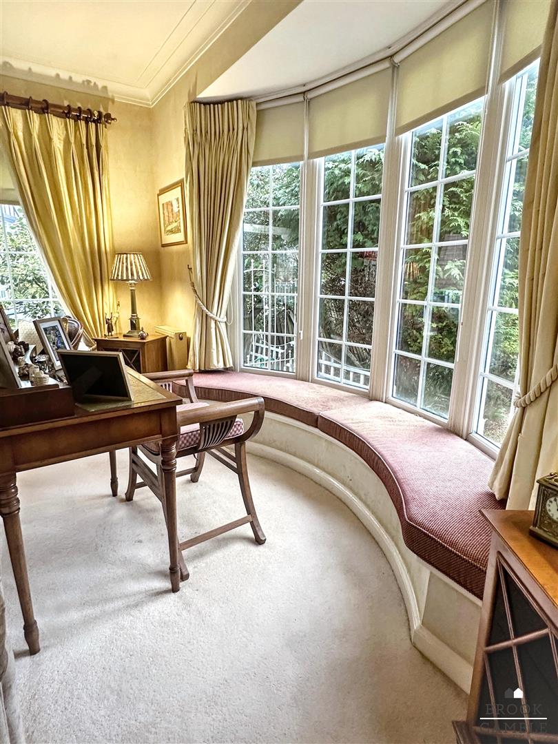 4 Bedroom House - Detached. Le Brun Road in Eastbourne, 10